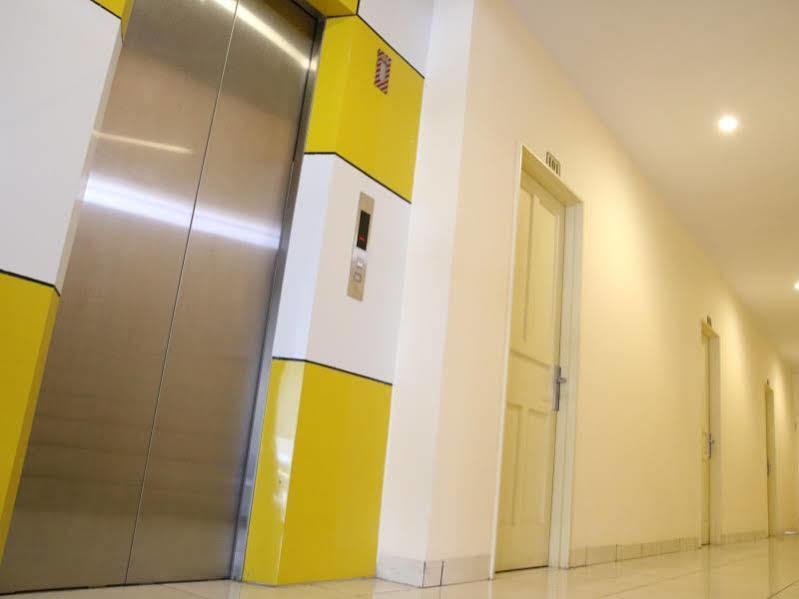 Daya Hotel Makassar Eksteriør billede