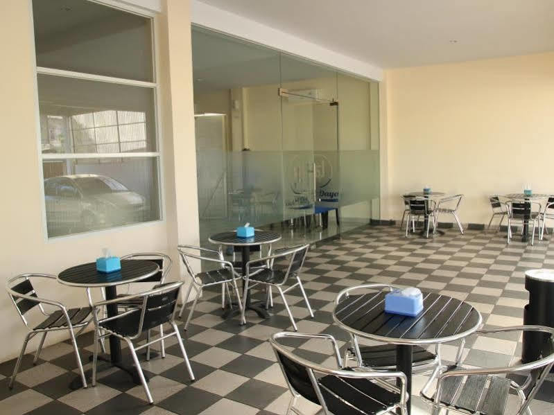Daya Hotel Makassar Eksteriør billede